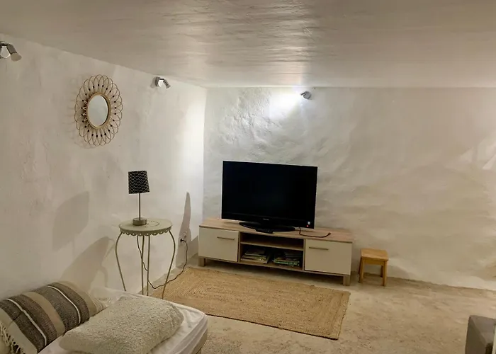 Les Marionnettes, Maison De Ville 80M2 Avec Terrasse