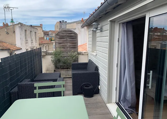 Les Marionnettes, Maison De Ville 80M2 Avec Terrasse