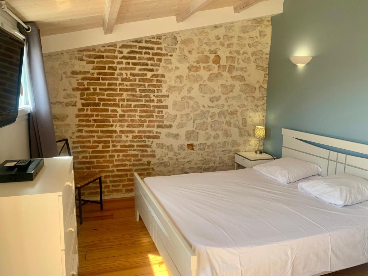 Les Marionnettes, Maison De 80m2 Avec Terrasse Hébergement de vacances